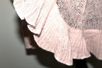 Pulover roz volănașe – vintage romantic Gina Tricot - Img 5