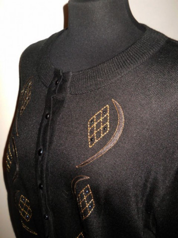 Pulover vintage negru brodat anii '70
