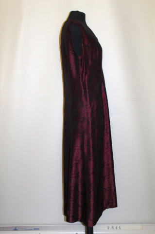 Rochie de ocazie din brocart vișiniu anii 60
