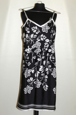 Rochie vintage Esprit alb‑negru – floral chic retro