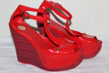Sandale roșii platformă Melissa – Mel‑Flex peep toe, vintage statement
