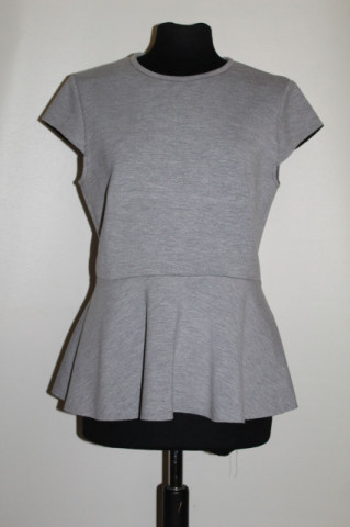 Bluza peplum gri – croială elegantă