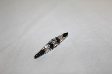 Brosa tip bar pin Art Nouveau email negru anii '30