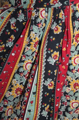 Fustă cloș cu volane suprapuse – anii ’80–’90, print floral country - Img 4