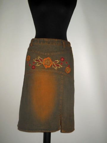 Fusta din jeans aplicatii florale repro anii '70