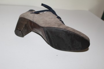 Ghetuțe gri repro anii ’40 – piele întoarsă, stil vintage - Img 7