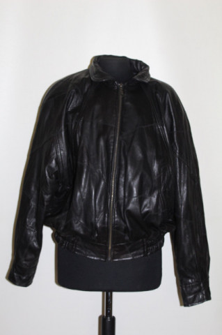 Jachetă vintage patchwork din piele naturală anii ’80 – bomber rock statement