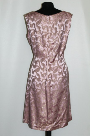 Rochie de ocazie din brocart roz anii '60