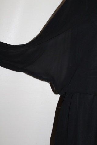 Rochie de ocazie neagră Kaffe – chiffon, croială fluidă și detalii elegante - Img 2