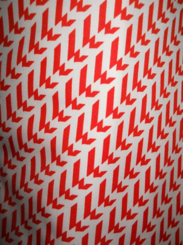Rochie print grafic alb si rosu anii '70