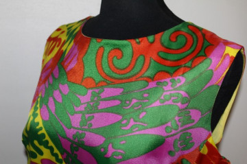 Rochie print psihedelic fucsia cu galben anii '60