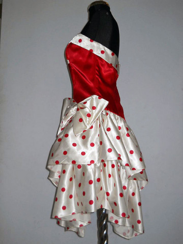 Rochie retro de ocazie  din satin, cu buline albe si rosii, anii '80.