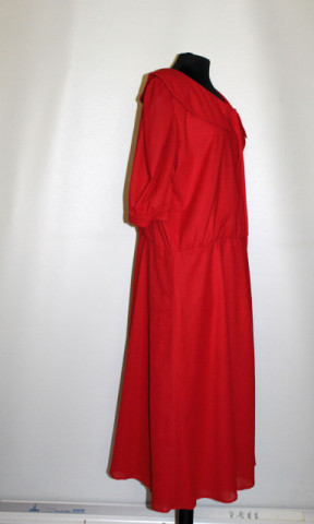 Rochie roșie guler bărcuță anii 70