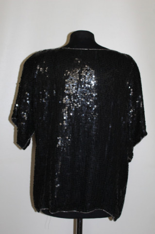 Bluza cu paiete si model grafic anii '80