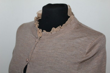 Cardigan bej volanase anii '90