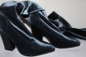 Cizme din catifea peste genunchi – albastru petrol, glam vintage - Img 4