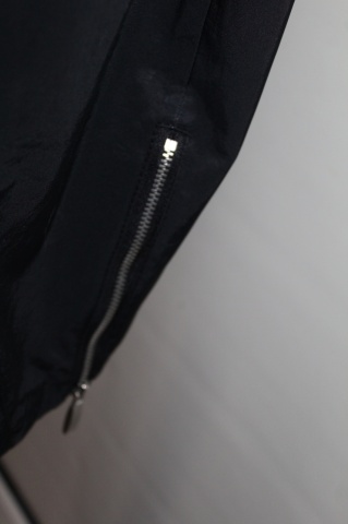 Fustă neagră clasică H&M – croială elegantă cu finish satinat - Img 5