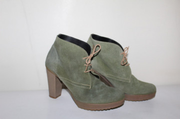Ghete din piele întoarsă verde mentă – vintage B.D.A.
