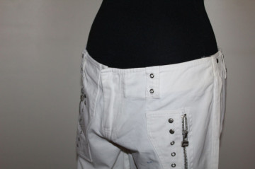 Pantaloni bufanți albi anii 90