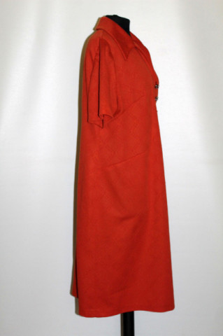 Rochie cărămizie model în relief anii 60 - 70
