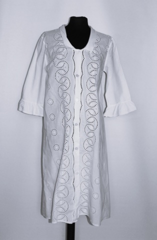 Rochie vintage albă cu broderie spartă – anii ’60