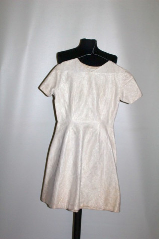 Rochie vintage îmbrăcată în tuille anii 50