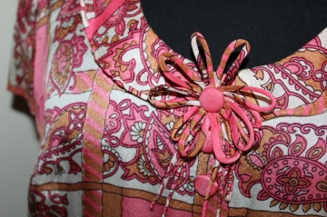 Rochie vintage roz paisley – anii ’60, mătase mixtă, realizată manual - Img 6