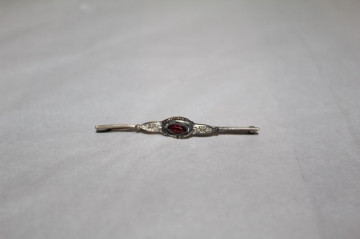 Baby pin piatră roșie perioada edwardiană cca. 1900