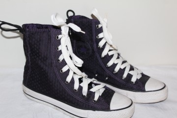 Bascheți Converse violet cu steluțe – sneakers vintage sport retro