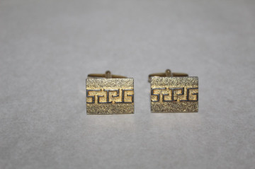 Butoni model grafic anii 70