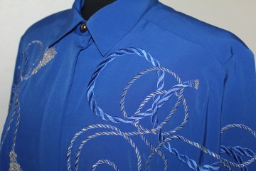 Cămașă retro Eva Kayan anii ’90 – mătase artificială albastru imperial cu broderie - Img 4