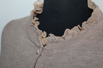 Cardigan bej volanase anii '90