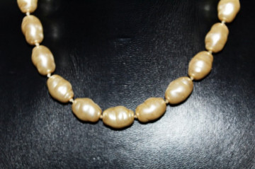 Colier vintage perle baroce de sticla anii '50