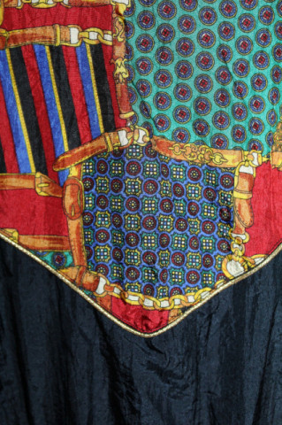 Jachetă retro cu print heraldic – vibe ’90 urban chic - Img 4