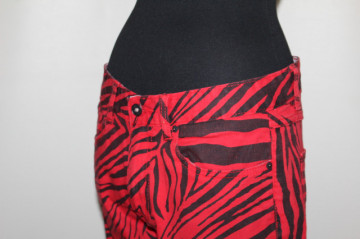 Jeans roșii Trukfit Respect Few – denim zebra print, retro - Img 6