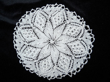 Mileu vintage alb in forma de floare anii '50