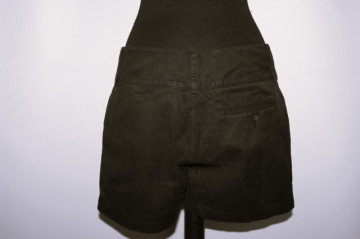 Pantaloni scurți Banana Republic din doc de bumbac negru – look clasic și versatil - Img 2