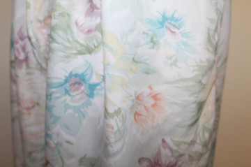 Pantaloni scurți flori pastel – vibe retro anii ’80 - Img 5