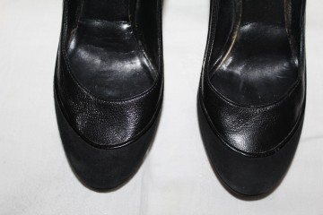 Pantofi cu platformă negri Dior – piele naturală vintage, toc înalt și ornament lateral - Img 2