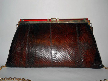 Poseta vintage din piele de sarpe cu ornamente din bachelita anii '60