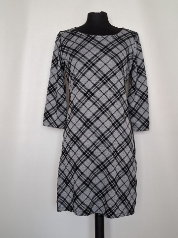 Rochie carouri repro anii ’70 – retro chic gri & negru