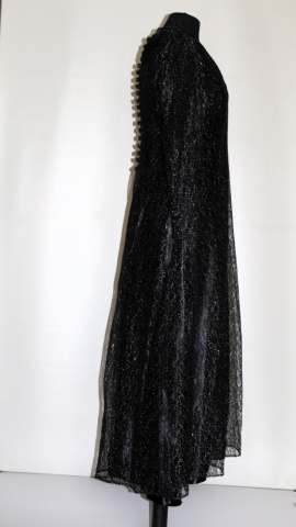 Rochie de seară din dantelă neagră cu fir auriu – anii ’70 - Img 3