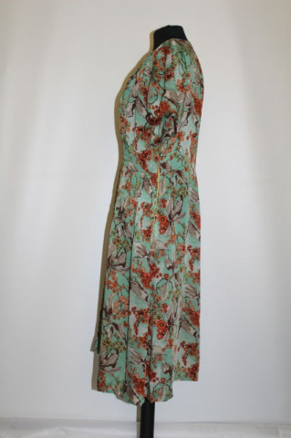Rochie print floral pe fond verde anii '40