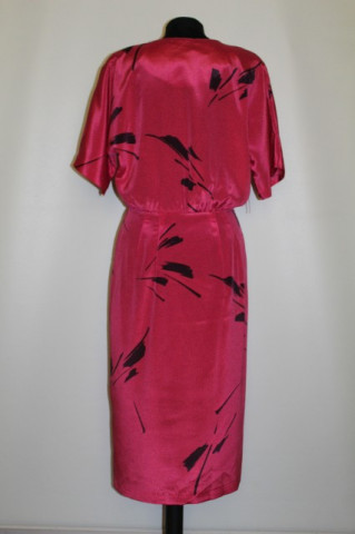 Rochie  retro fucsia model grafic anii '80 - Img 3