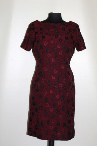 Rochie vintage de ocazie din brocart vișiniu – anii ’60