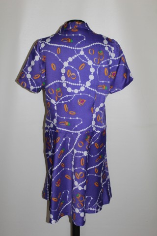 Rochie violet print bijuterii anii ’70 – mătase artificială, vintage chic - Img 3