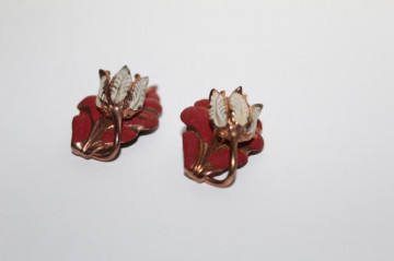 Shoe clip vintage din alamă și email – anii ’50‑’60, ornament frunză și floare - Img 2