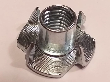 Piulita T-nut M10 zincata pentru panou de escalada - Img 2