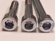 Surub M10 DIN912 fixare prize artificiale