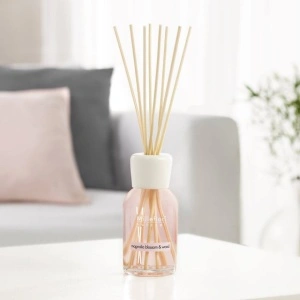 Difuzor de parfum cu betisoare din bambus MAGNOLIA BLOSSOM & WOOD 500ml Millefiori Milano